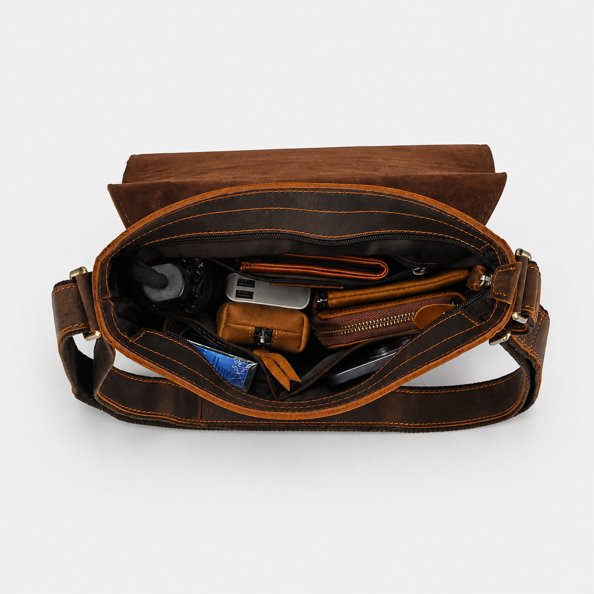 Von Slim Leather Messenger
