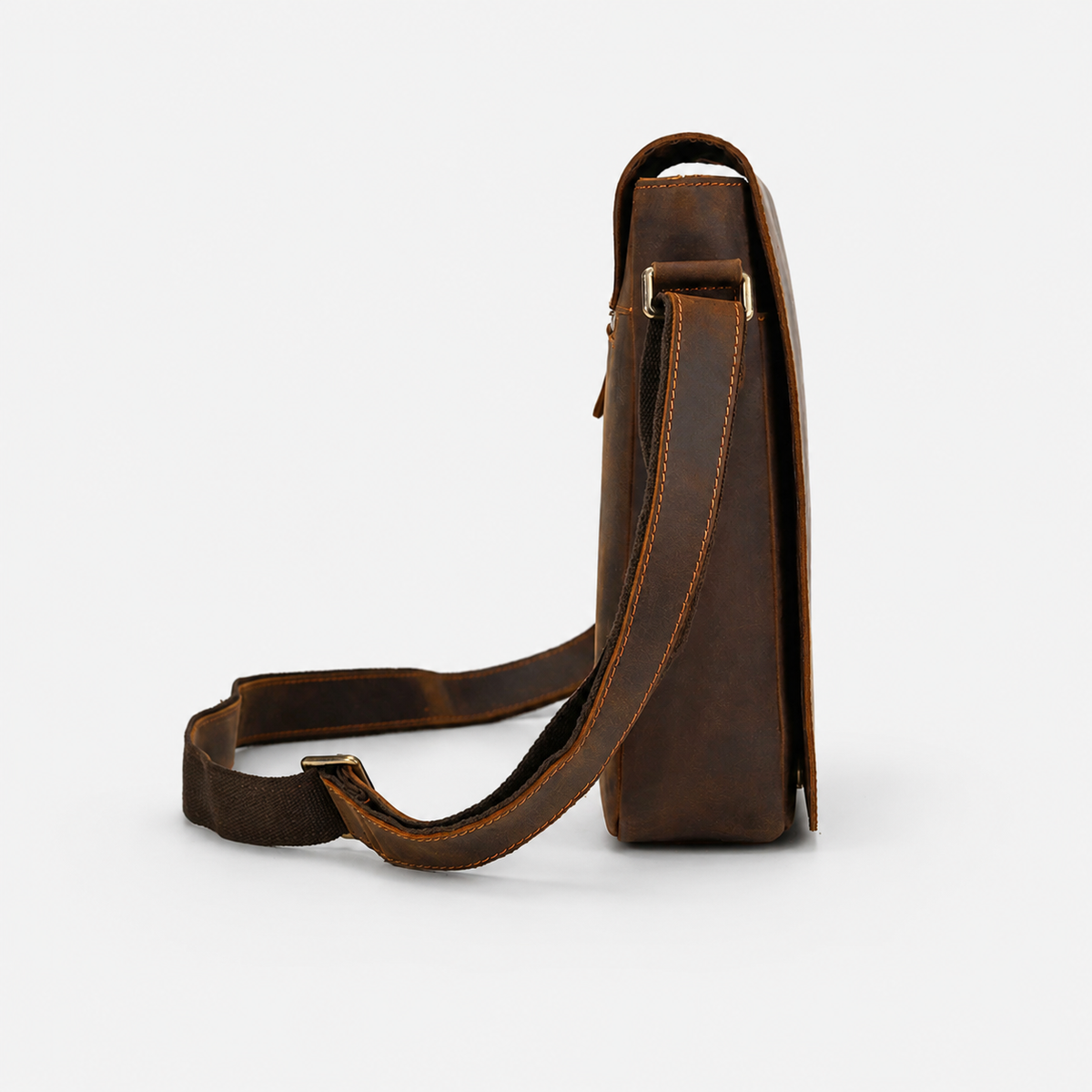 Von Slim Leather Messenger