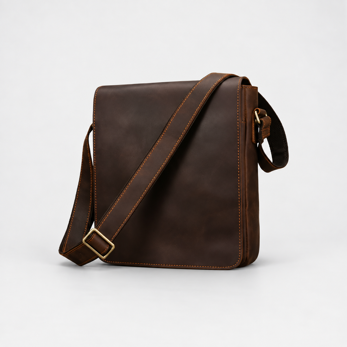 Von Slim Leather Messenger