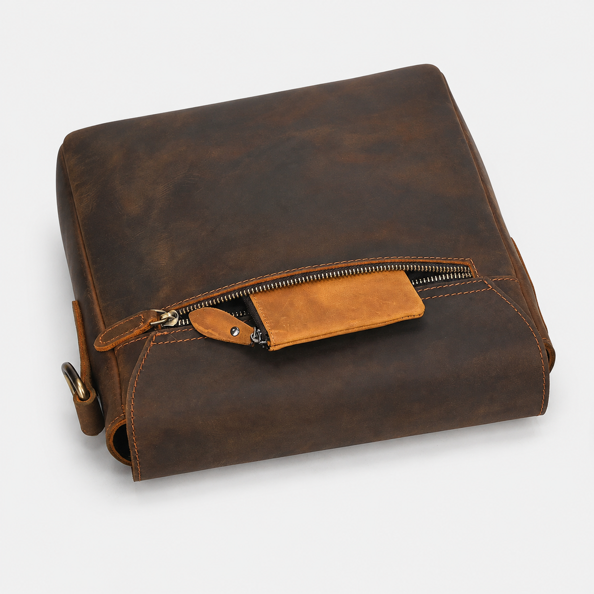 Von Slim Leather Messenger