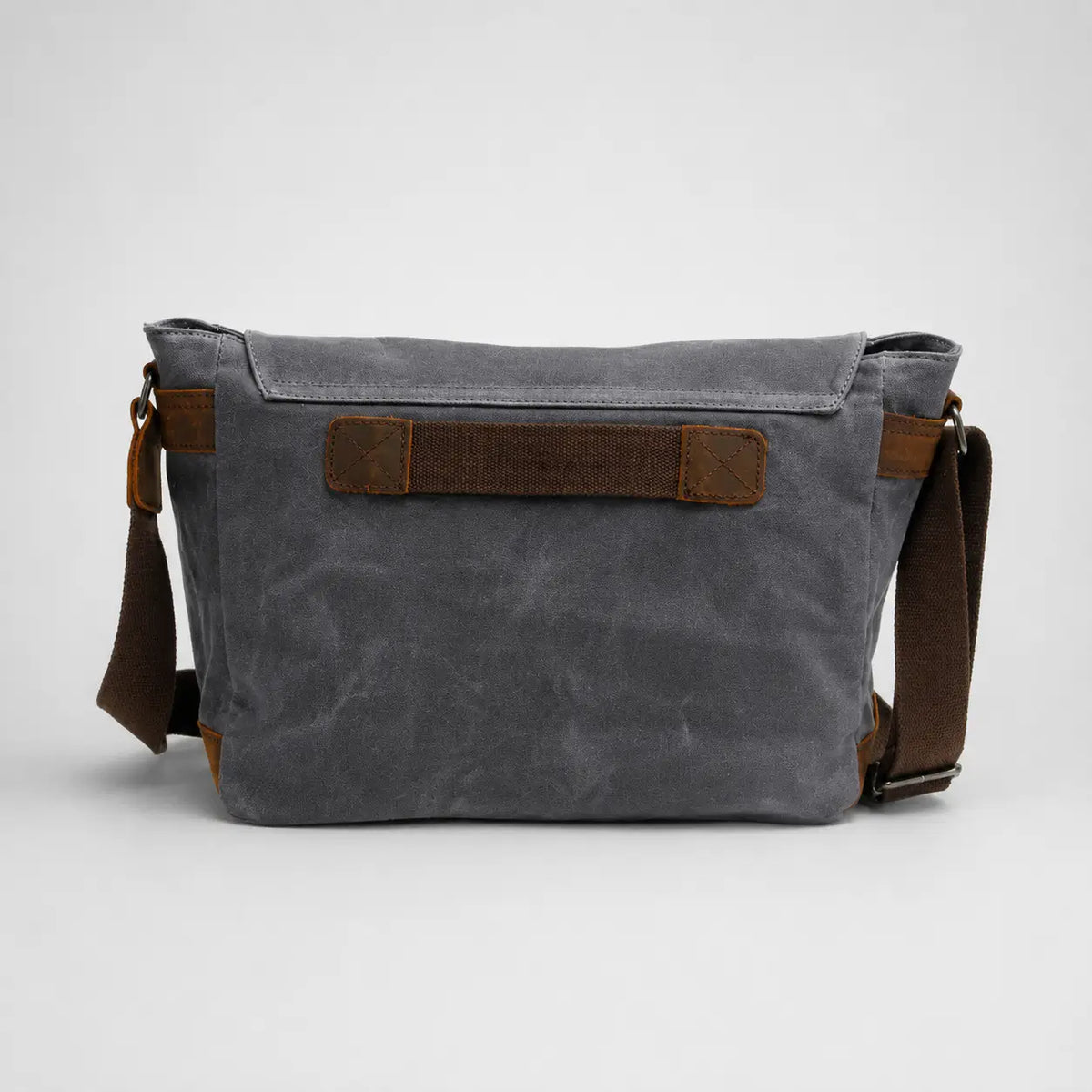 Drake Waxed Canvas Messenger
